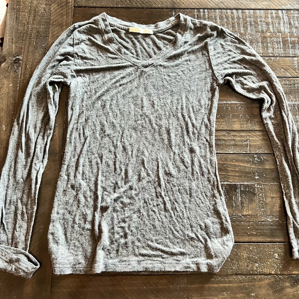 Women’s grey long sleeve shirt; Size S; Active Basic